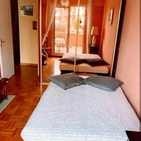 Apartment Un Jardin En Nice